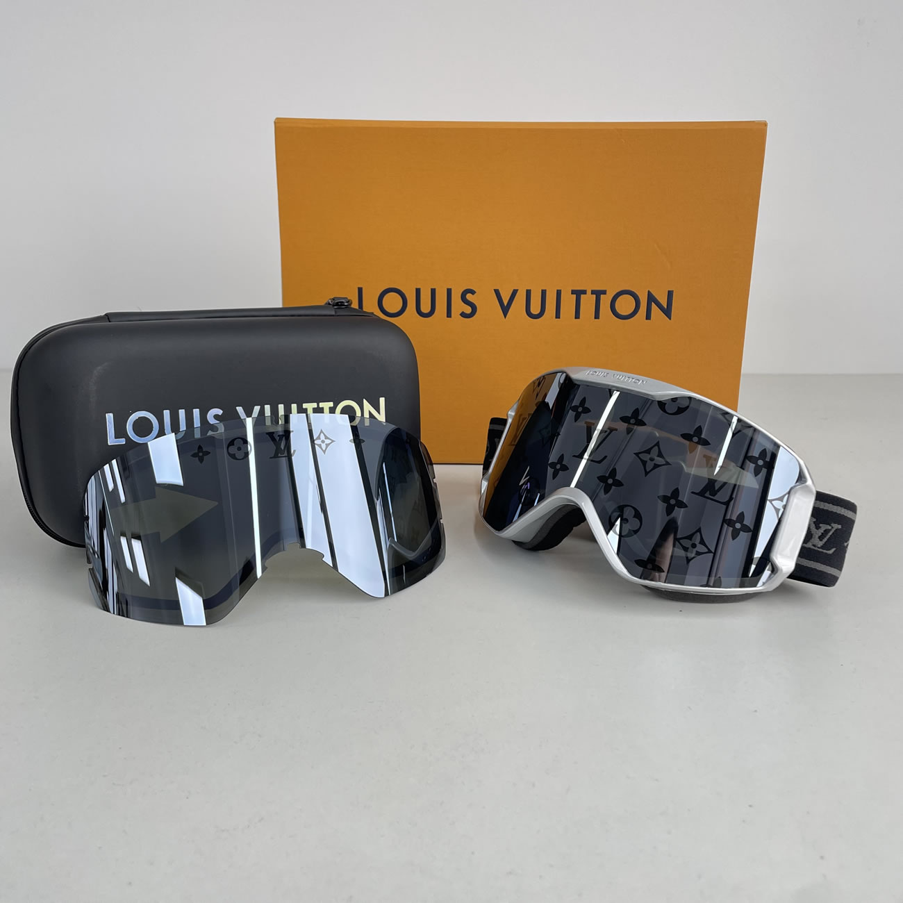 Louis Vuitton Lv Ski Mask Yellow Blue Black Pink Silvery White (14) - www.newkick.vip